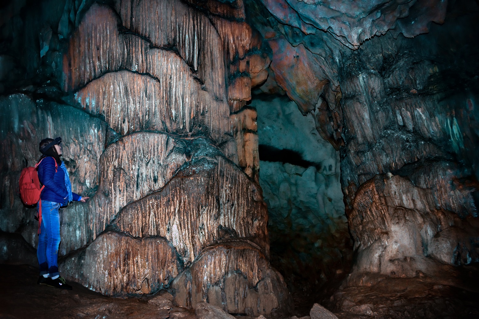 Бинбаш-Коба (Тысячеголовая пещера), Чатыр-Даг