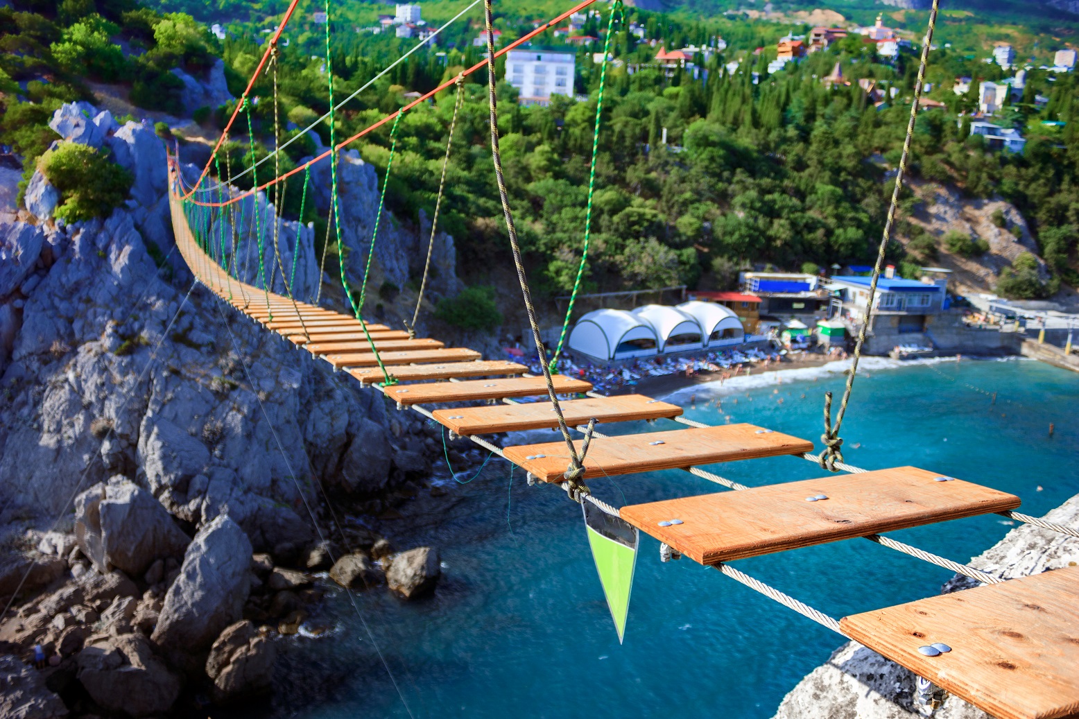 Самый длинный подвесной мост в Крыму