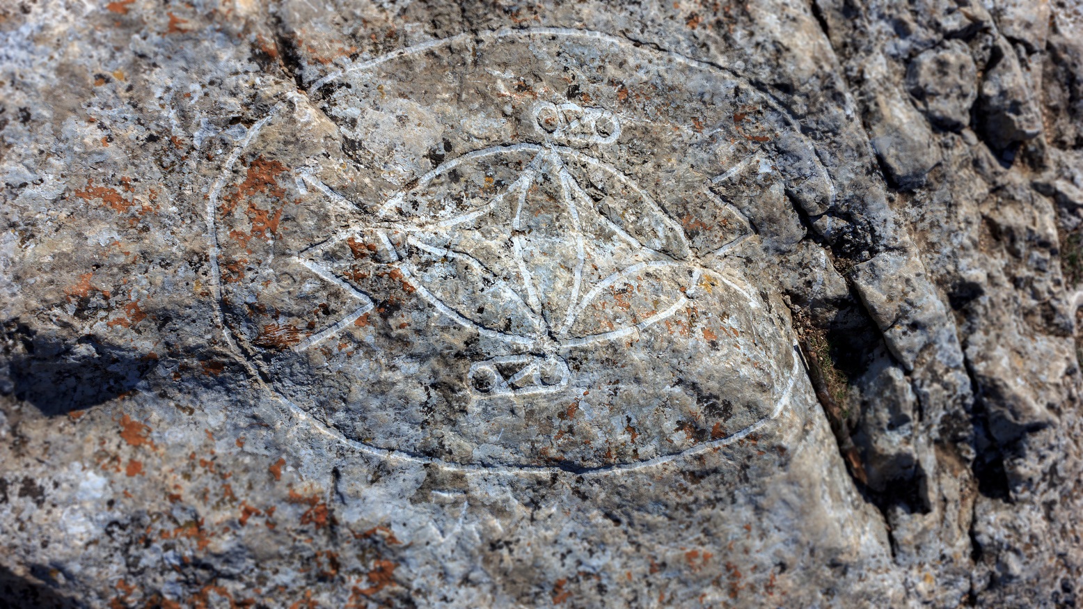 Символы вершине Ильяс-Кая